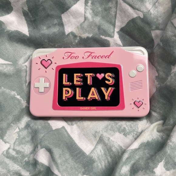 Too Faced Let’s Play Palette - Picture 1 of 2